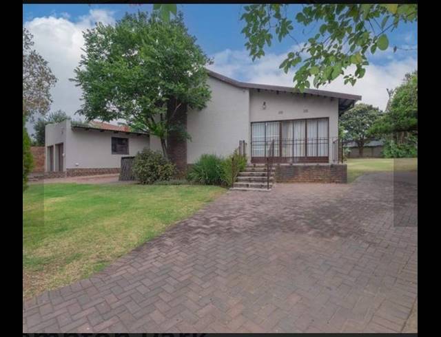 5 BEDROOM HOUSE FOR SALE IN BIRCHLEIGH